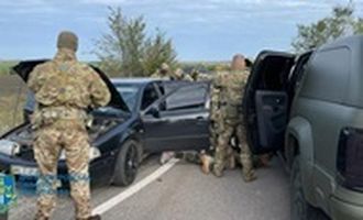 Жителя Кривого Рога задержали во время продажи оружия и боеприпасов