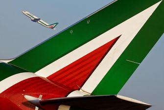 Alitalia запускает рейсы только для протестированных на коронавирус пассажиров
