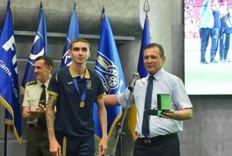 Футболист сборной Украины U20 посвятил "золото" чемпиона мира погибшему в АТО отцу