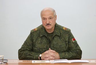 Лукашенко требует подготовить белорусов к быстрой мобилизации в армию