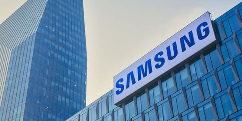 Смартфон-жабка Samsung W2020: що відомо про новий флагман