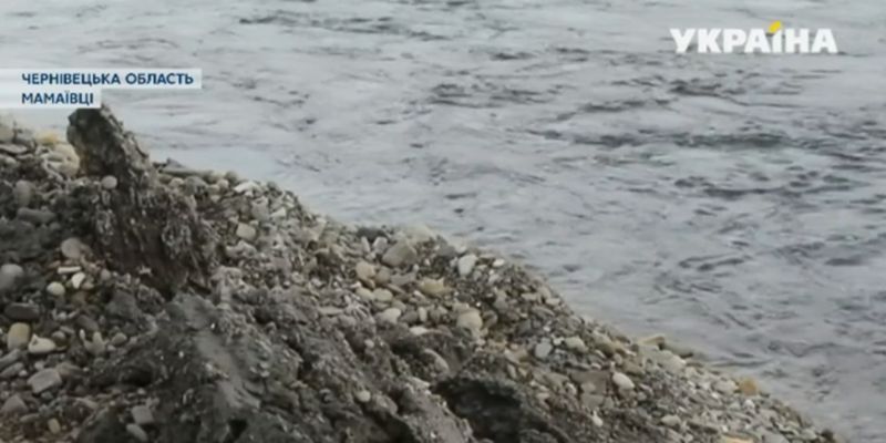 Экологическое бедствие в Мамаевцах: река подступает к самым домам