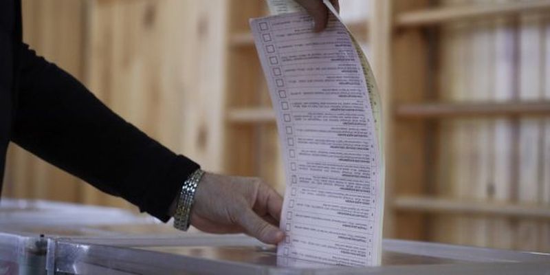 Екзит-пол в Миколаєві: Сєнкевич та Чайка виходять у другий тур виборів