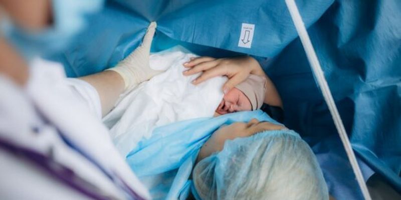 39-летней беременной с тяжелым пороком сердца в Институте Амосова помогли родить здорового ребенка
