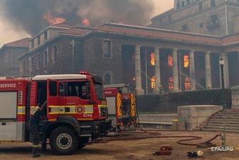 В Кейптаунском университете возник крупный пожар
