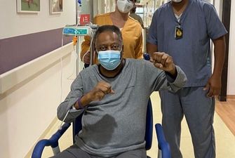 Проведет Рождество в больнице: состояние борющегося с раком кишечника Пеле ухудшилось