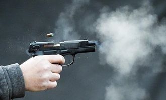 В Германии мужчина застрелил кассира заправки, попросившего надеть маску