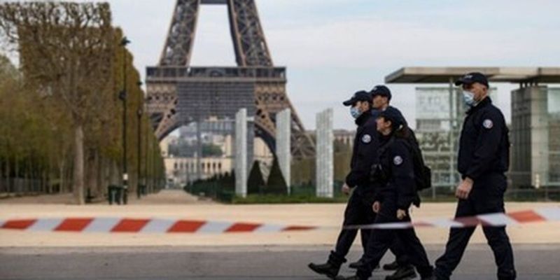 Локдаун по-французски: в стране введены крайне жесткие ограничения