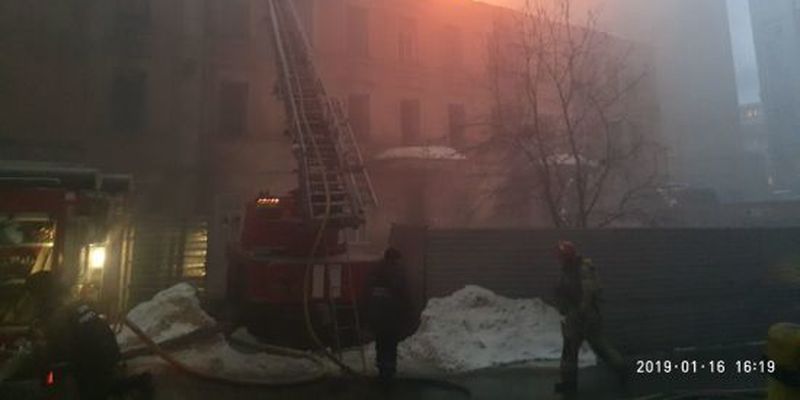 Пожежу в центрі Києва локалізували