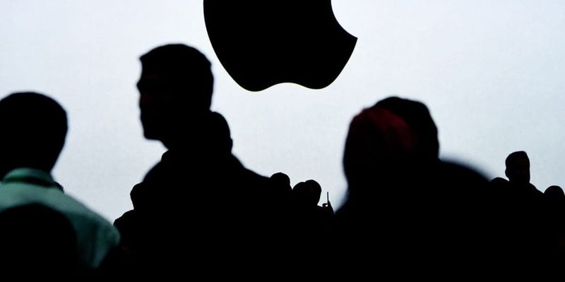 Apple обвинили в чтении переписки своих сотрудников