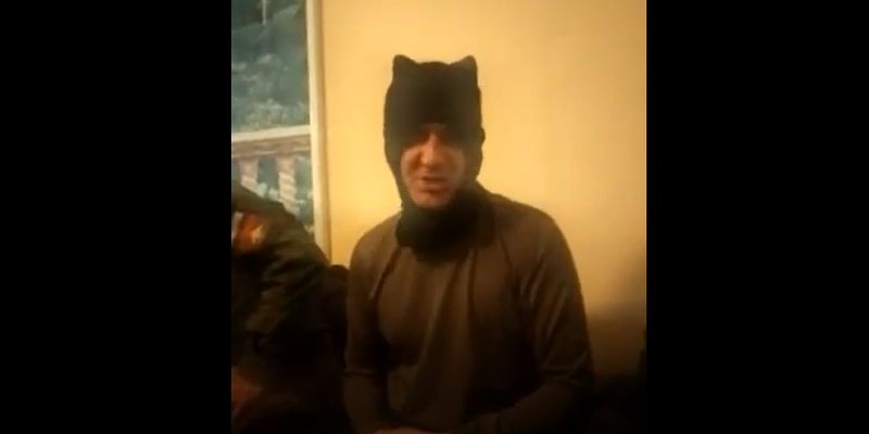 "Российский Бэтмен": мобилизованным из РФ прислали балаклавы с ушками