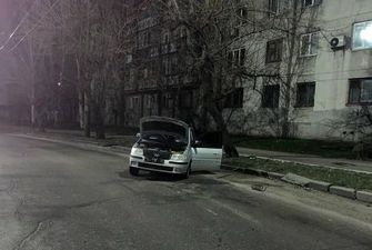 Автокатастрофа у Миколаєві: загинули дві людини, пасажирку авто госпіталізували
