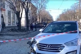 В Одессе пассажирский автобус протаранил 4 машины и врезался в дом: есть погибшие