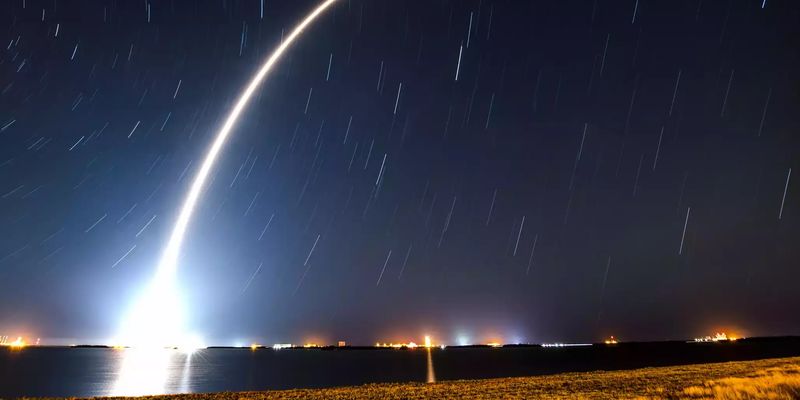SpaceX вивела на орбіту першу партію супутників Starlink нового покоління