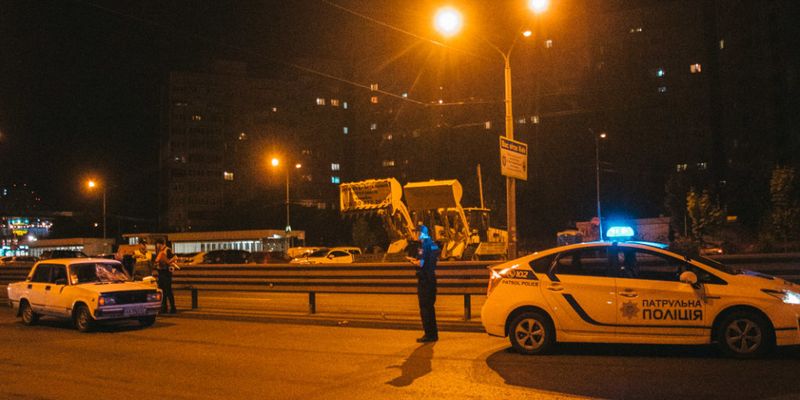 На проспекте Глушкова в Киеве ВАЗ сбил пешехода