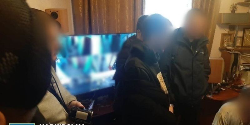 В Харькове задержали мужчину, который незаконно вел аудио- и видеозапись в госучреждениях