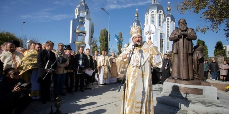 В Виннице открыли первый в Украине памятник Любомиру Гузару