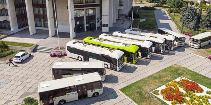 В Киеве показали автобусы нового образца