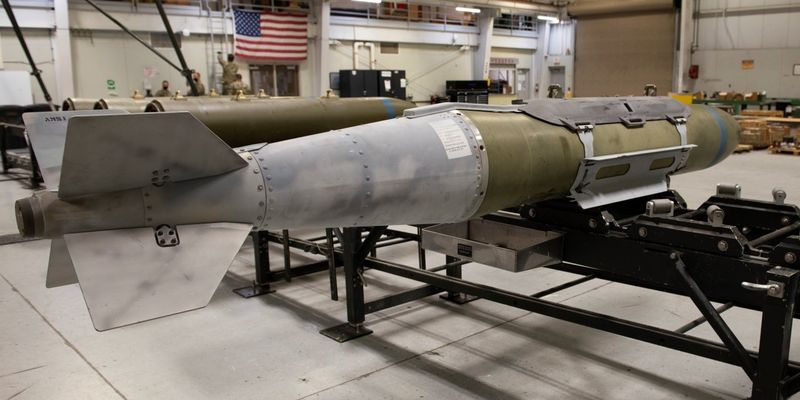 Украинская авиация уже использует умные бомбы JDAM, — Игнат