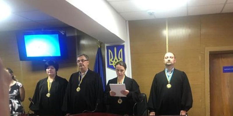 Судді відпустили з-під варти двох з п'яти обвинувачених у жорстокому вбивстві журналіста Сергієнка