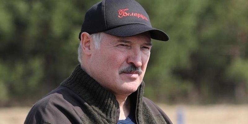 Лукашенко: Не будем принимать самолеты с Украины