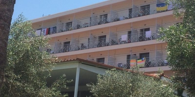 Выгнали детей: популярный отель Греции попал в громкий скандал с украинцами
