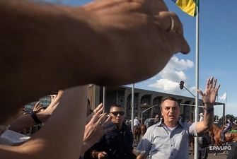 В Бразилии оштрафовали президента за отсутствие маски