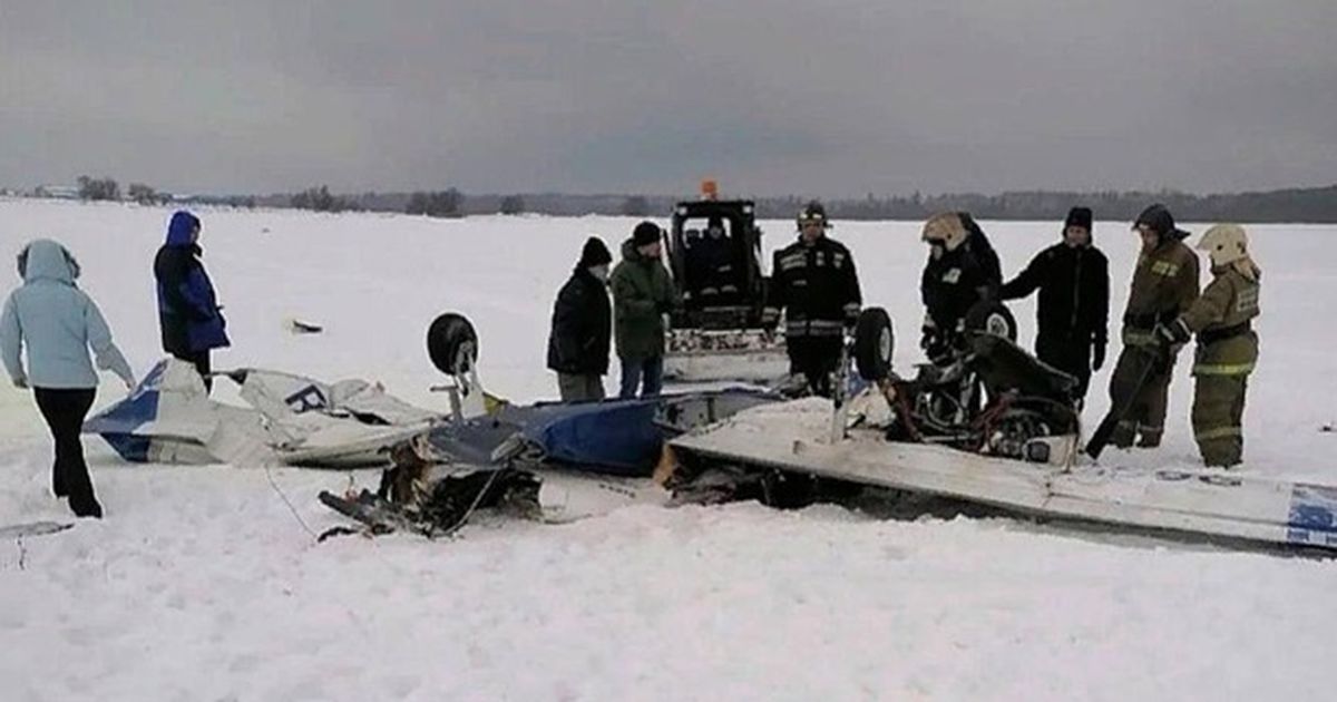 Вся россия разбита. Крушение легкомоторного самолета зимой. Авиакатастрофы в России зимой. Фото крушение легкомоторного самолета.