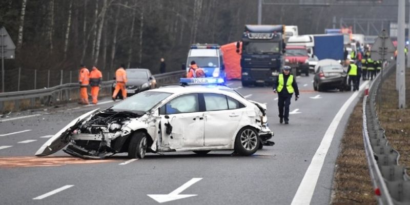 В Польше столкнулись 17 автомобилей