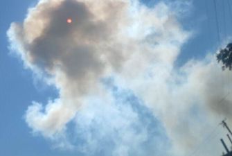 В Павлограде прогремел мощный взрыв - в небо поднимается столб дыма: что известно