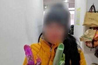 В Черкасской области дети в секонд-хенде устроили фехтование на фаллоимитаторах
