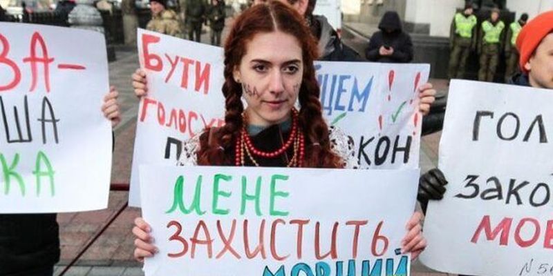 Порошенко призвал не притеснять украиноязычный дубляж в угоду английскому языку