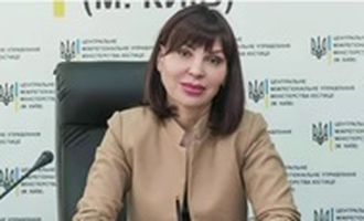 Минюст в суде доказал законность увольнения чиновницы с паспортом РФ
