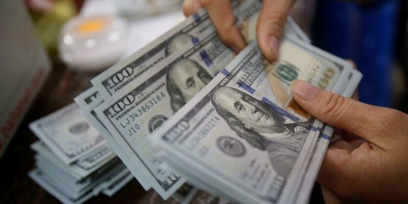 Курс доллара в обменниках: свежие цены на валюту