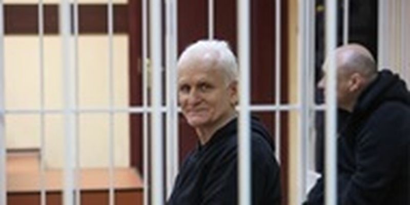 Суд в Беларуси приговорил нобелевского лауреата к десяти годам тюрьмы
