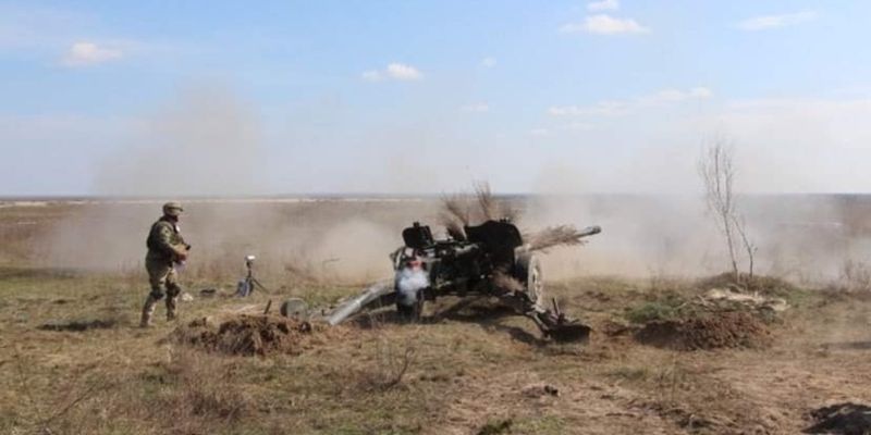 Украинские военные испытывают чешские боеприпасы к пушке «Рапир»