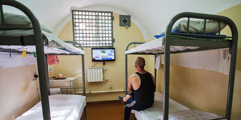 Ув'язнені в СІЗО отримають доступ до інтернету і телефону: що ще потрібно для щастя