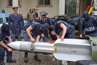 У найманців, які воювали на Донбасі, поліція Італії вилучили ракету класу "повітря-повітря"