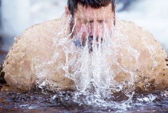 Сердечникам и детям надо избегать традиционных крещенских купаний - медики