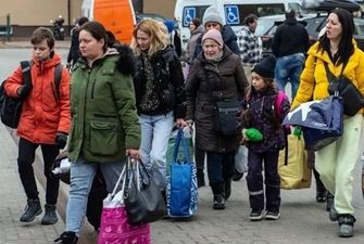 Українці поступово повертають до бюджету Чехії виплачену їм допомогу