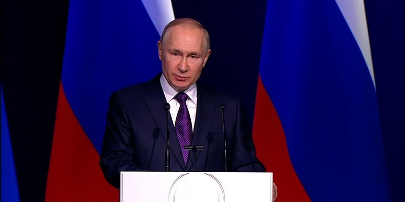 Путин на съезде судей рассказал о "незыблемости" прав и свобод россиян