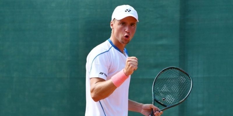 Крутых остался на 188-м месте мирового теннисного рейтинга