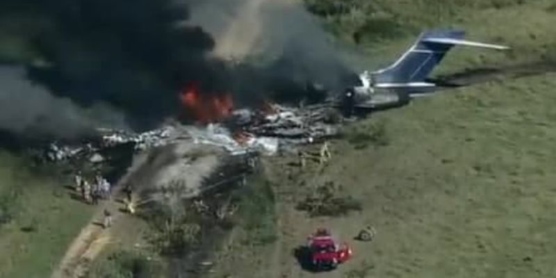 В американском Техасе разбился самолет. На борту был 21 человек