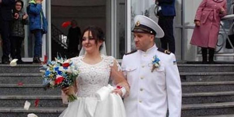 В Одеській області зіграв весілля звільнений з полону моряк Варімез