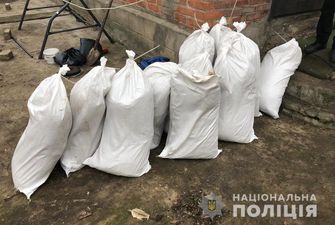 На Харківщині у подружжя вилучили майже тонну наркотичної суміші