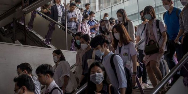 Лише дев'ять випадків за межами провінції Хубей: у Китаї реєструють менше хворих на коронавірус