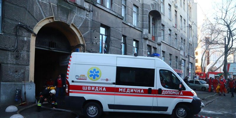 У лікарнях залишаються 11 постраждалих під час пожежі в одеському коледжі