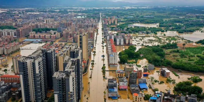 Наводнение в Китае: объявлено красное предупреждение. ВИДЕО