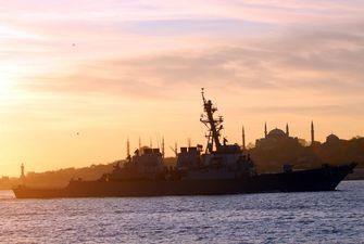Ракетний есмінець ВМС США Ross увійшов у Чорне море