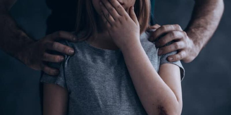 В Киеве парень изнасиловал 11-летнюю девочку